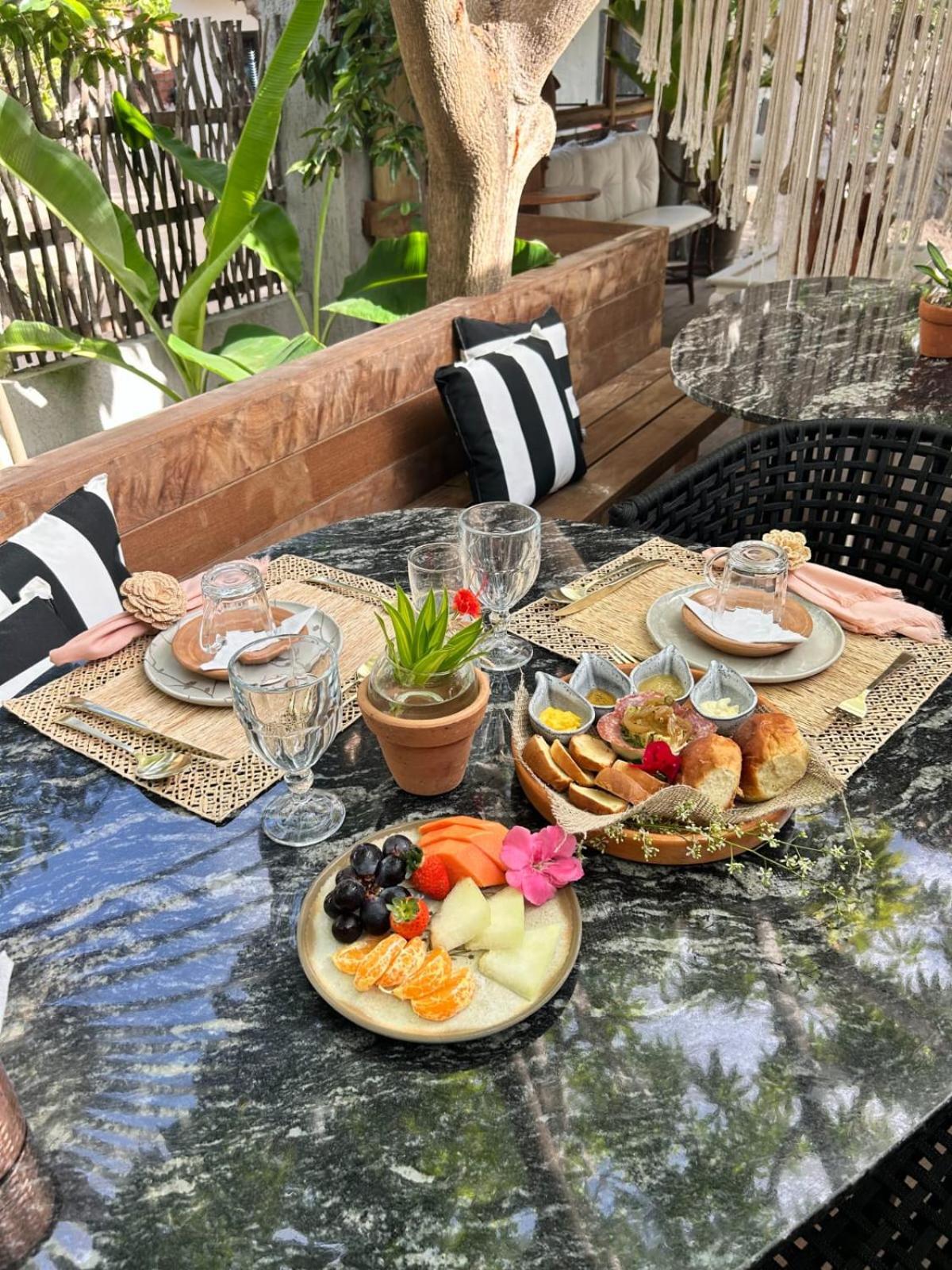 Villa Pantai Boutique Hotel Atins Kültér fotó
