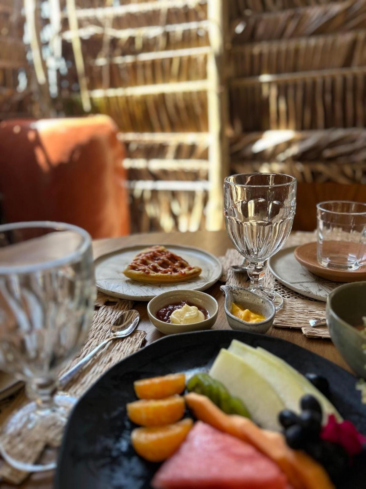 Villa Pantai Boutique Hotel Atins Kültér fotó