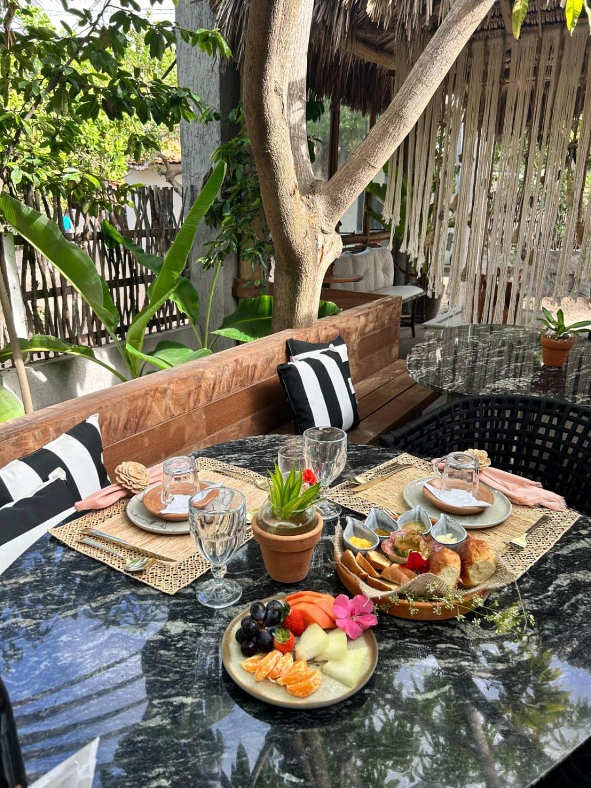 Villa Pantai Boutique Hotel Atins Kültér fotó