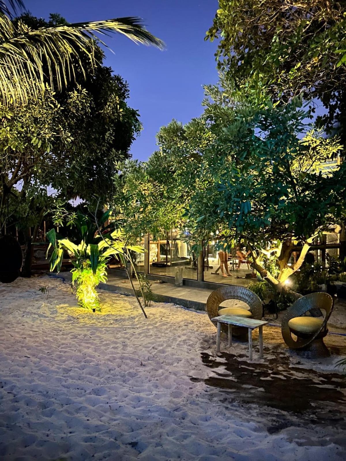 Villa Pantai Boutique Hotel Atins Kültér fotó