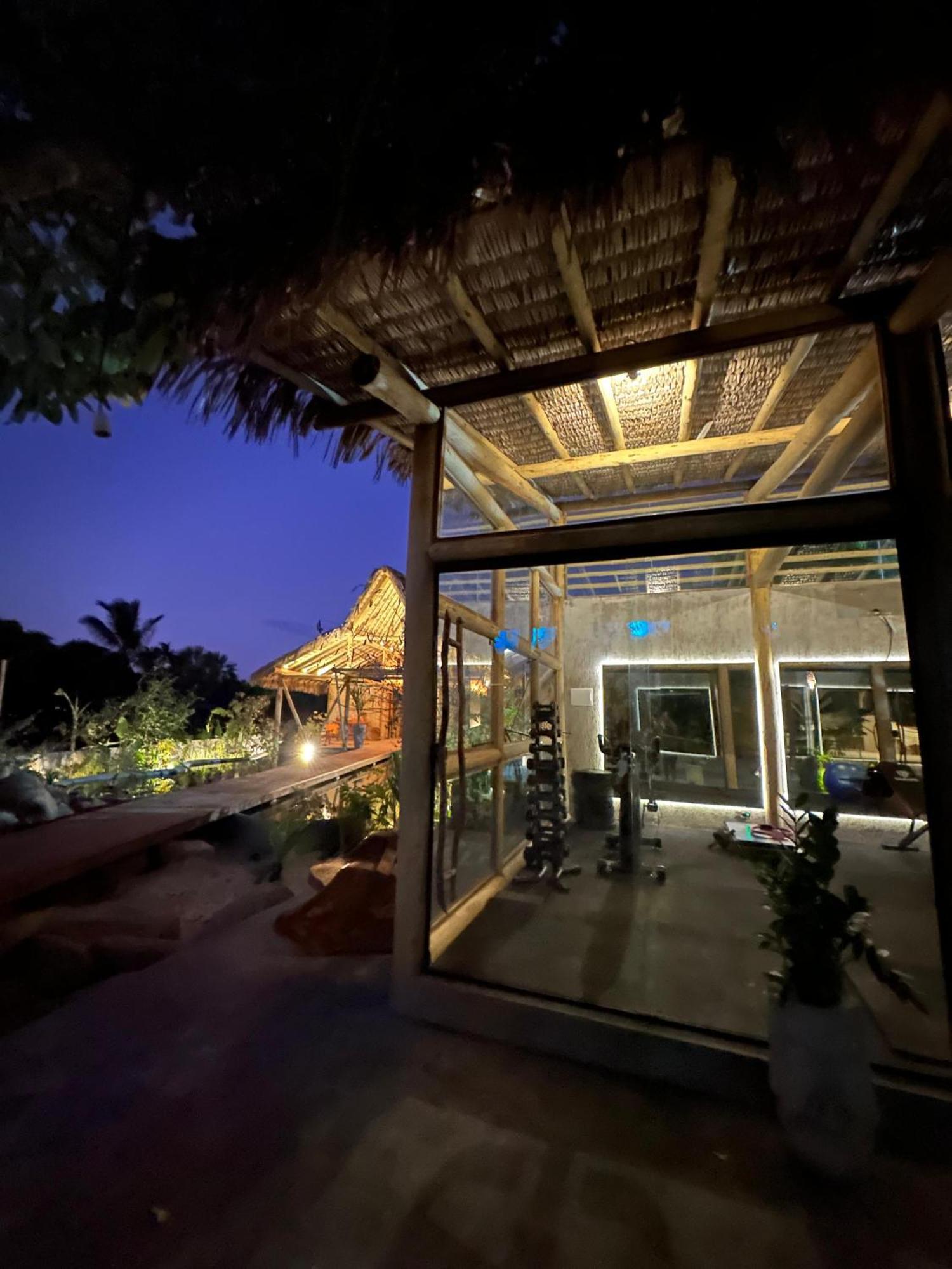 Villa Pantai Boutique Hotel Atins Kültér fotó